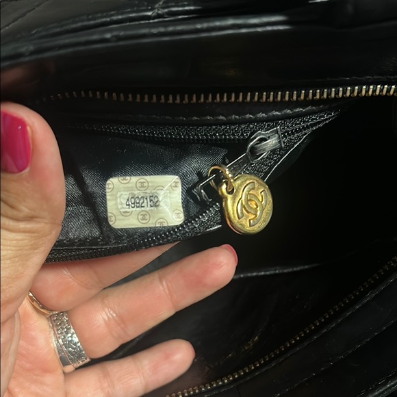 CHANEL Matelasse Black Leather 24K hardware - Picture 15 of 17